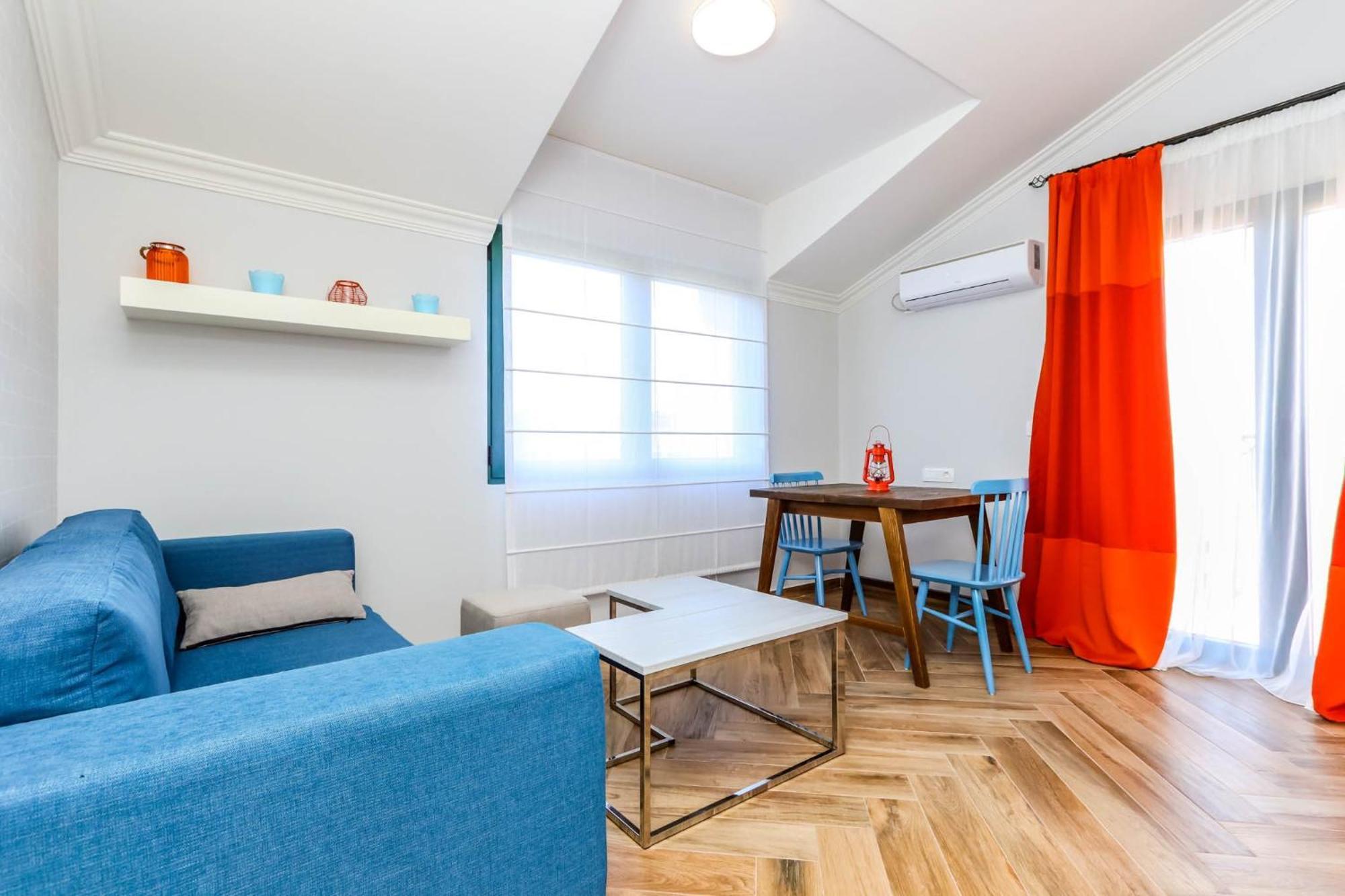 El Mar Apartments Bar Bilik gambar